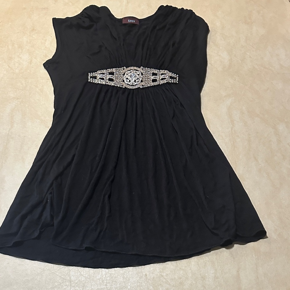 Unyx Elegant Black Top